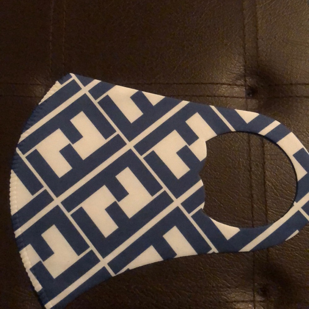 Designer face mask - Picture 2 of 3